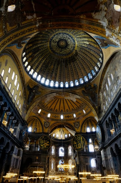 First steps in Istanbul - The Wonders of Hagia Sophia: From Cathedral to Museum