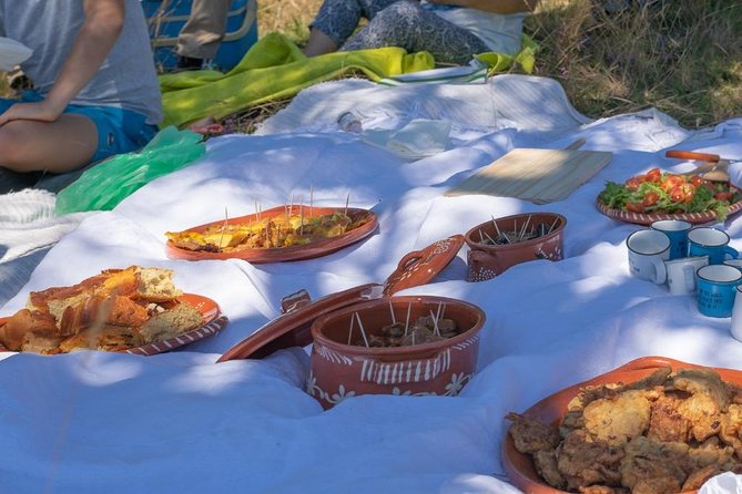 Fisgas de Ermelo Trail - Sampling Regional Food and Snacks