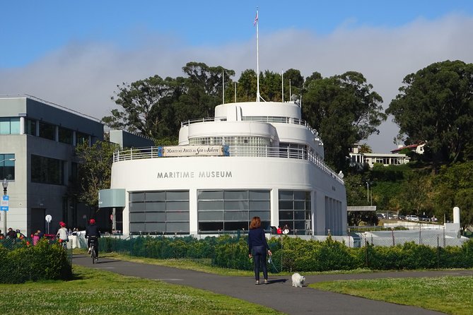 Fisherman's Wharf Self-Guided Walking Tour and Hunt - Challenges and Hidden Gems Along the Path