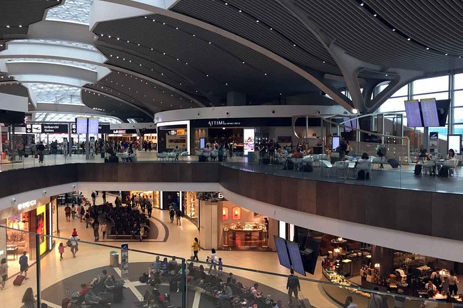 Fiumicino Airport private transfers with luxury Mercedes van - Key Points