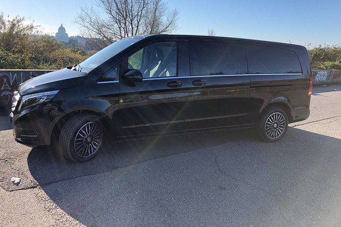 Fiumicino Airport private transfers with luxury Mercedes van - Flexibility with Pickup and Drop-Off Locations