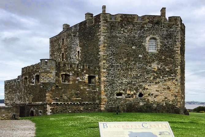Five Outlander locations , Outlander film locations tour - Culross Palace, Cranesmuir in Outlander