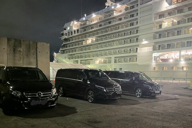 Five Star Giant's Causeway Luxury Private Tour from Belfast - Visiting Ballintoy Harbour – A Film Location and Peaceful Hideaway