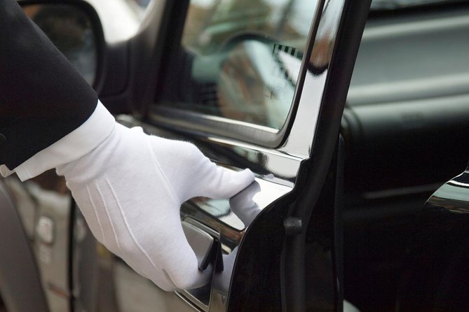 Fixed Price- Black Car service from Toronto Airport OR Niagara Falls - The Convenience of Door-to-Door Private Transfers