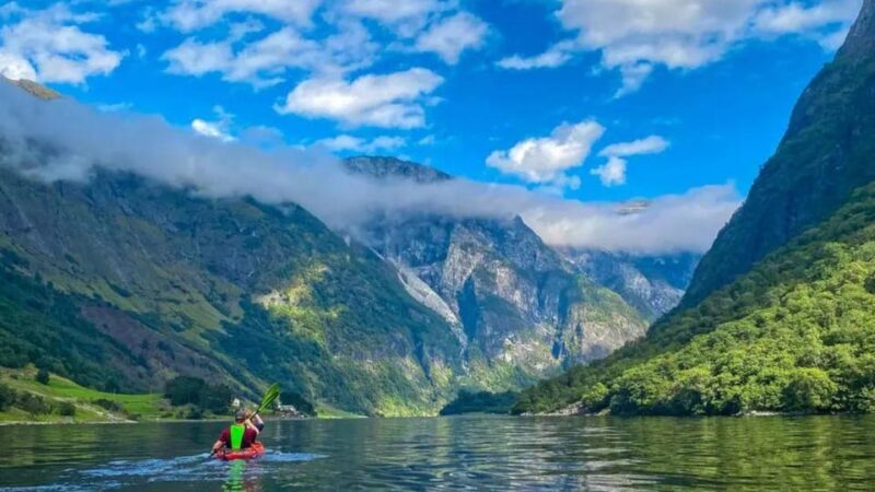 Fjord kayak - Hardangerfjord, Granvin - Specifics of the 29km Scenic Drive and Launch Spot