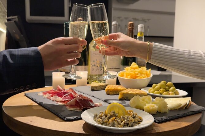 Flamenco Casa Sors & Guitar Museum with Optional Drink or Dinner - Food and Drinks: Tapas and Handcrafted Cocktails