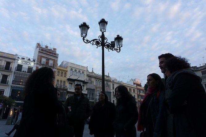Flamenco Show and Tapas in Seville - Practical Details: Meeting Point, Timing, and Group Size