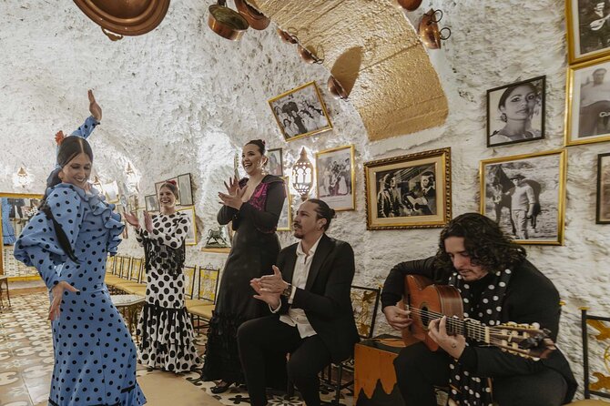 Flamenco show at Cueva Los Amayas, in Sacromonte - Meeting Point and Accessibility in Sacromonte