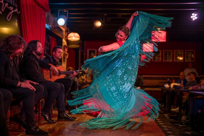 Flamenco Show Ticket at tablao Jardines de Zoraya Granada - Key Points