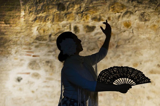 Flamenco, Tapas and Wine Tour: Best of Málaga in one Evening - Paseo del Parque and Málaga’s Landmarks