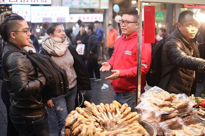 Flavors of Flushing: Exploring New York's Biggest Chinatown - Visiting Flushing’s Markets and Local Shops