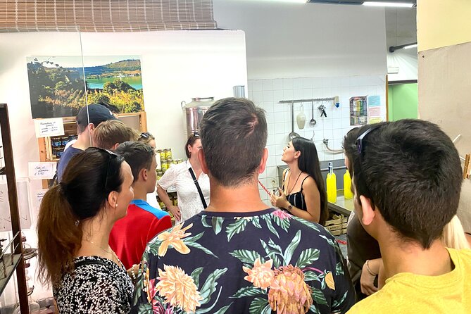 Flavors of Naples Decumani Street Food and Sightseeing Tour - Logistics and Group Size