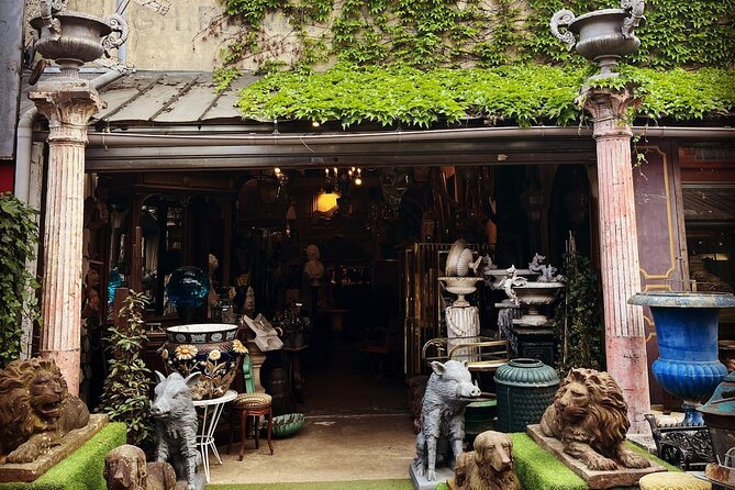 Flea Market Secrets near Montmartre: A Paris Hunt for Treasures - Discover the Secrets of Marché aux Puces de Saint-Ouen with a Guided Tour