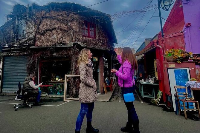 Flea Market Secrets near Montmartre: A Paris Hunt for Treasures - The Expert Guide: Daria’s Unique Approach