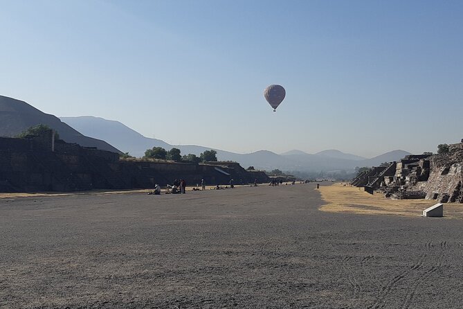 Flight in Globe, visit archaeological area, breakfast and transport - The Hot Air Balloon Journey at Sunrise