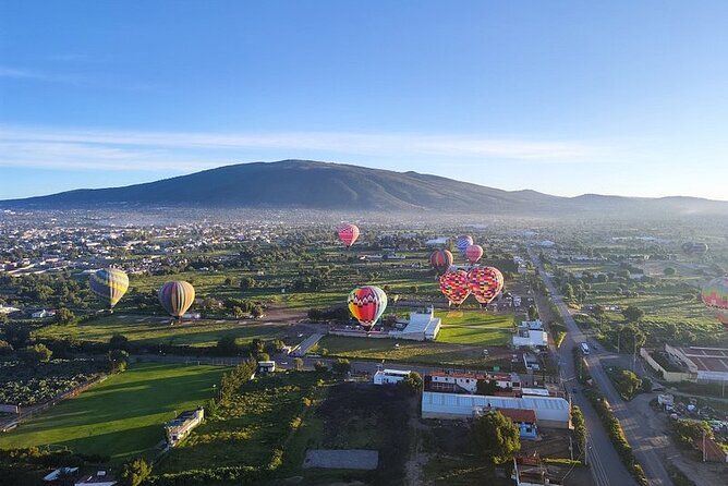 Flight in Teotihuacan Hot Air Balloon with Transportation and Breakfast - An Unparalleled Balloon Flight Over Teotihuacan with Breakfast and Cultural Insights