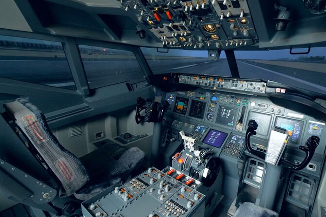 Flight Simulator INTERMEDIATE CRUISE 60 Mins - Discover the Thrill of a 60-Minute Flight Simulator in Turin