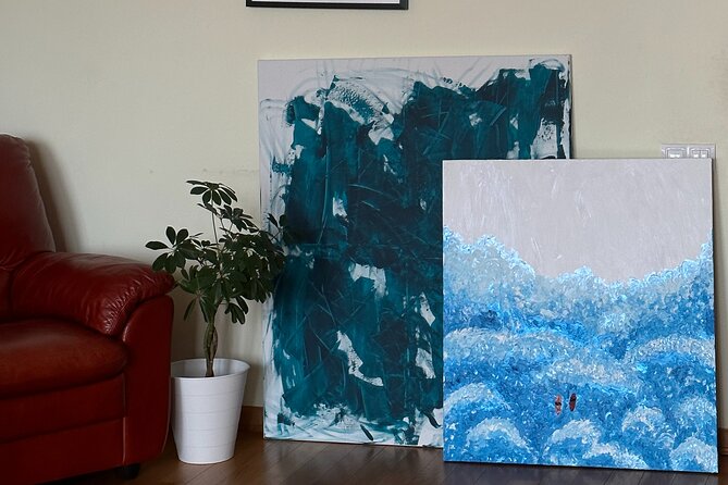 Floral Inspirations and Fluid Acrylic Creations Workshop - What Makes This Tulum Art Workshop Stand Out