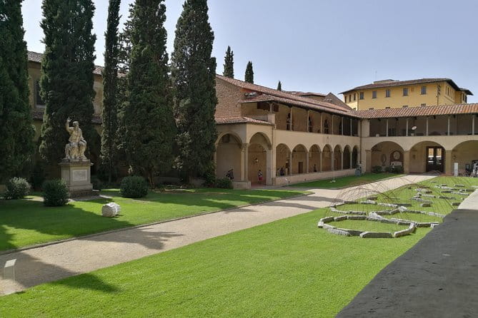 Florence: 1.5-hour Santa Croce guided experience - The Tombs of Italy’s Icons: Galileo, Machiavelli, Foscolo