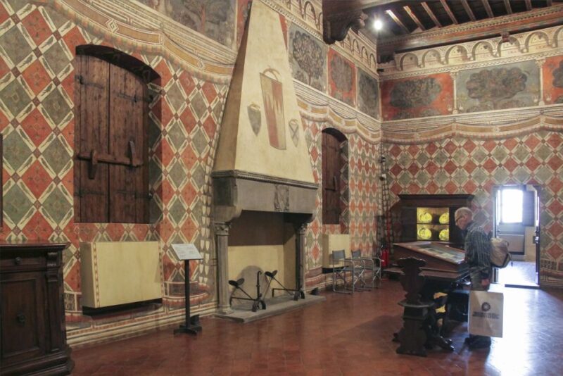 Florence: 1-Hour Private Tour of an Ancient Florentine House - Artifacts and Artistic Masterpieces