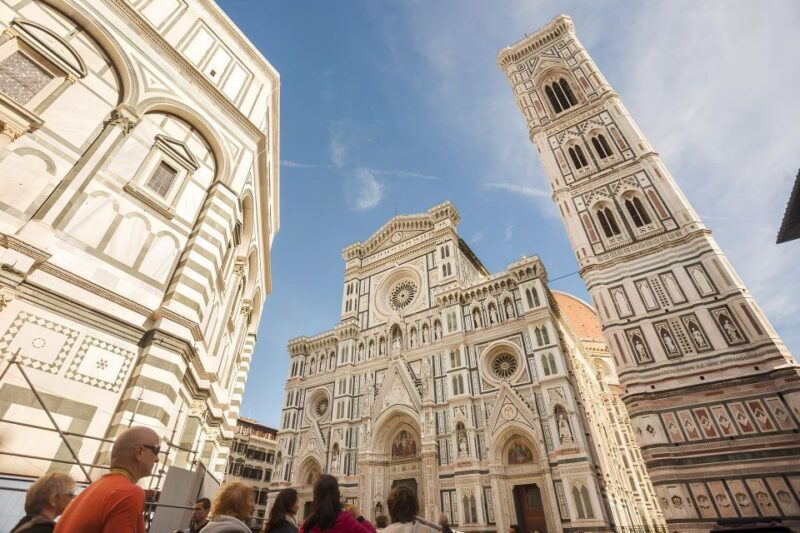 Florence: 2.5 hour Audio Guided Walking Tour led by Host - Final Stops at Piazza della Signoria and Loggia del Mercato Nuovo