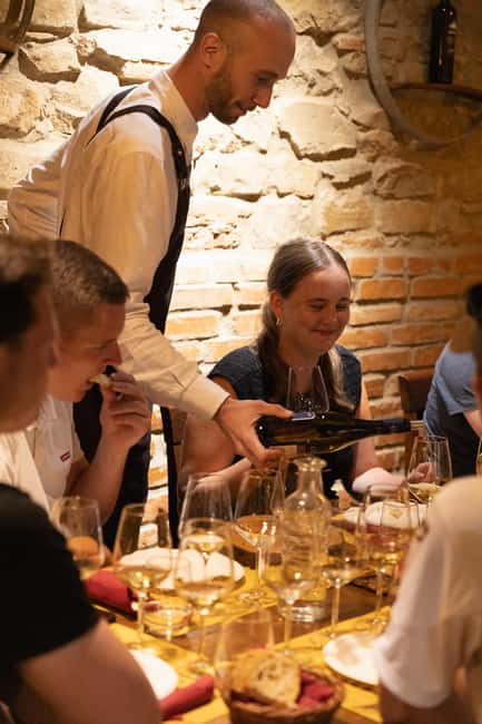 Florence: Accademia Gallery Tour & Wine Tasting - Tasting Local Cheeses and Cured Meats in an Elegant Setting