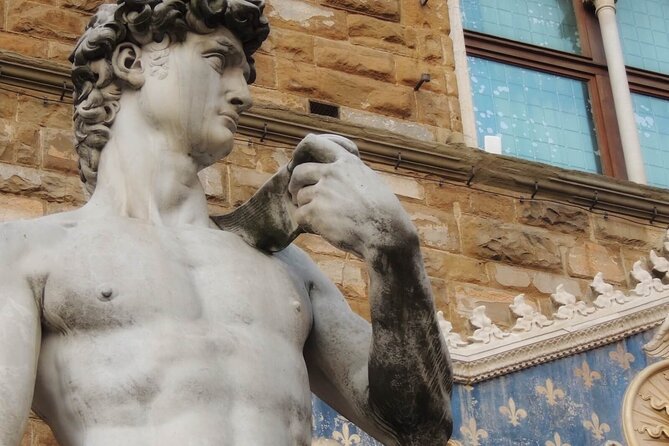 Florence at Twilight Tour: Secrets of the Renaissance - Wine and Conversation in a Cozy Enoteca