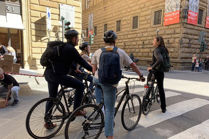 Florence by Bike: A Guided Tour of the Citys Highlights - Crossing the Iconic Ponte Vecchio
