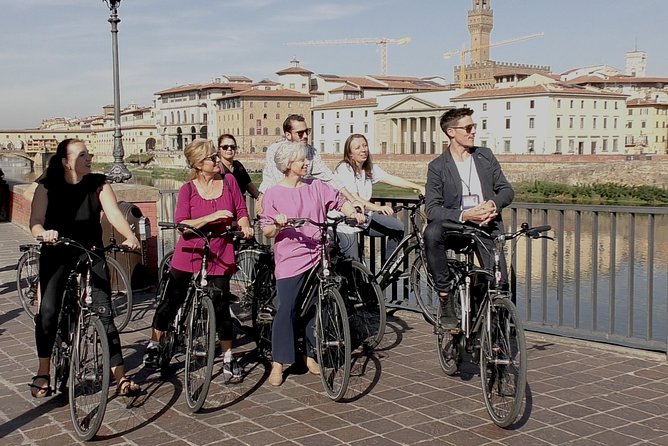 Florence by Bike: A Guided Tour of the Citys Highlights - Exploring the Piazza della Signoria and Palazzo Vecchio