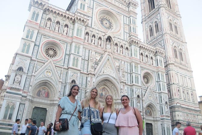 Florence by night with aperitivo - Key Points