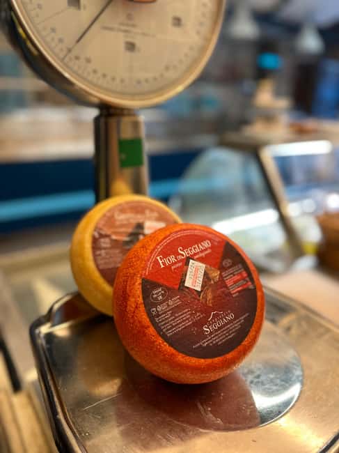 Florence: Cheese and Wine Tasting in Local Market - Exploring Florence’s SantAmbrogio Market with a Local Guide