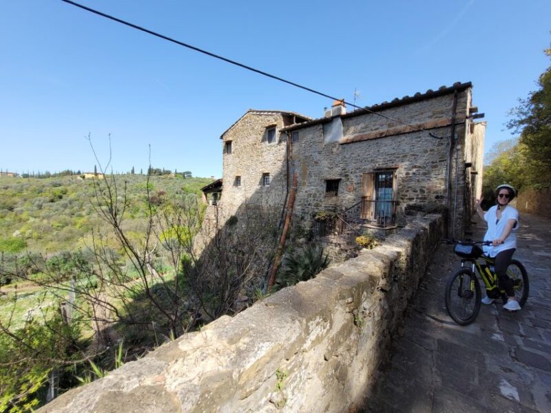 Florence: Chianti Hills Bike Tour with Farm Lunch & Wine - Indulge in a Tuscan Farm Lunch