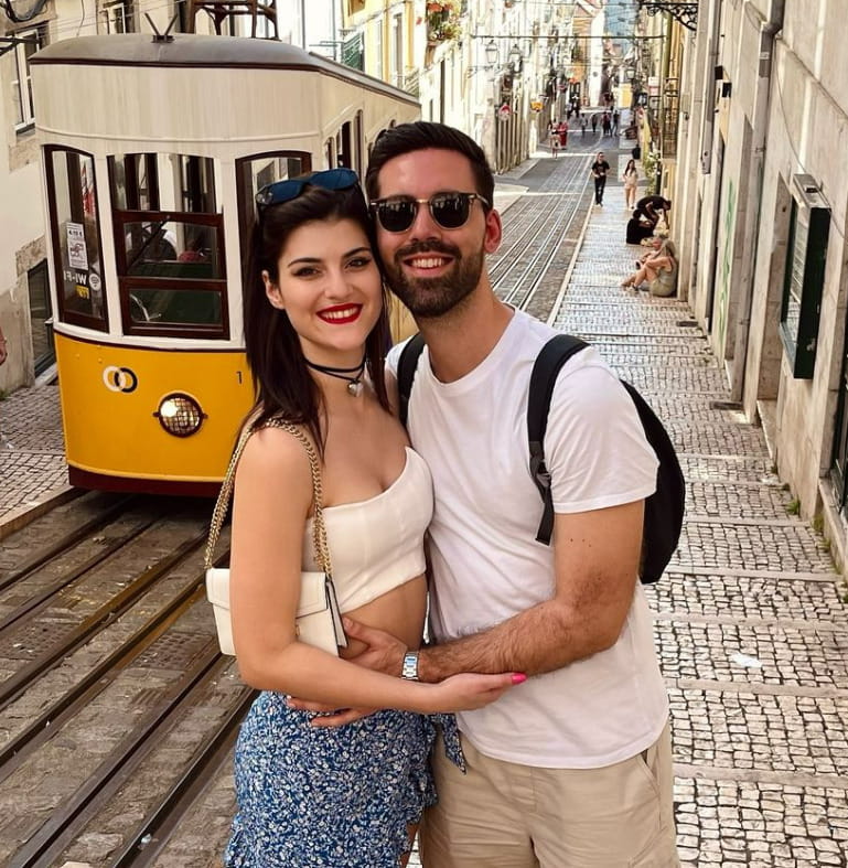 Florence: Chianti Wineries Tour with Wine Tasting - Scenic Drive into the Heart of Tuscany