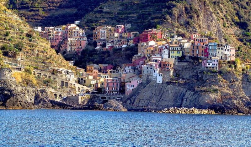 Florence: Cinque Terre Day Trip with Optional Street Food - Exploring Manarola: Pictures and Regional Flavors