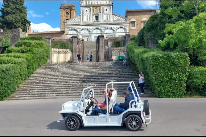 Florence city tour in vintage car - Discovering Florence’s Historic Piazza della Repubblica