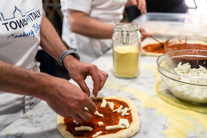 Florence Cooking Class The Art of Making Gelato & Authentic Pizza - Crafting Authentic Italian Gelato with Show Cooking