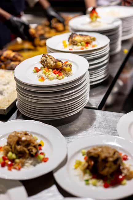 Florence: Dinner & Live Show Experience at Teatro del Sale - The Nightly Stage Transformations: From Dinner to Performance