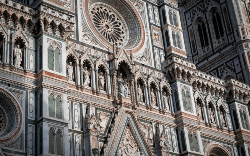 Florence: Duomo Cathedral Immediate VIP Access & Guided Tour - The Role of the On-Site Host and Multilingual Support