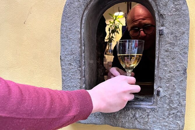 Florence Evening Food Tour with Florentine Steak & Tuscan Wine - Crossing Ponte Vecchio into Oltrarno for Wine and Ravioli