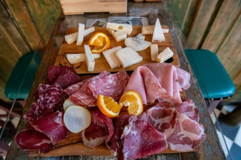 Florence: Flavors of Tuscany Private Food Tour with Wine - The Guide: Knowledgeable, Engaging, and Passionate