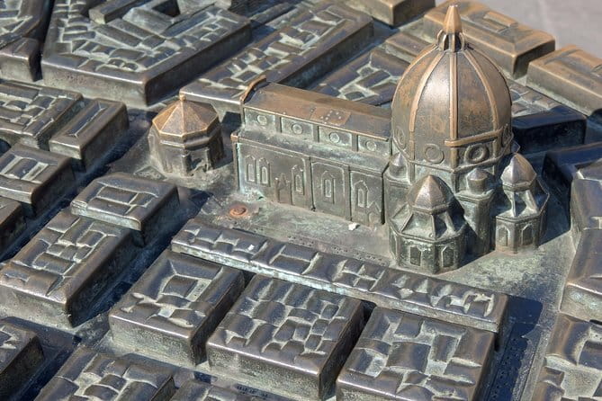 Florence for kids: private tour - Discover Florence’s Artistic Heart at Piazza della Signoria