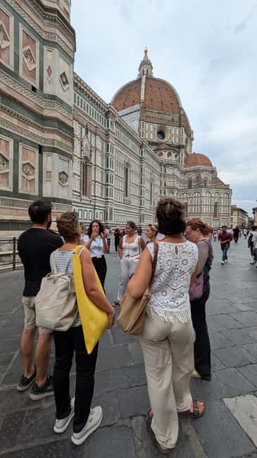 Florence: Ghost & Crimes Walking Tour with Tastings and Wine - Encountering the Specter of Antonia la Nera Outside the Museo del Bargello