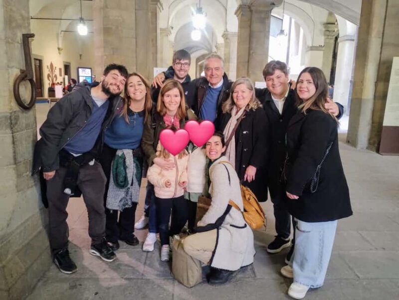 Florence: Kids Treasure Hunt in Palazzo Vecchio - Dressing Up and Participating in the Fun