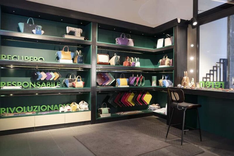 Florence: Leather Experience - Craft your own bag with Rereri in a workshop - The Experience Leaders and Multi-language Support