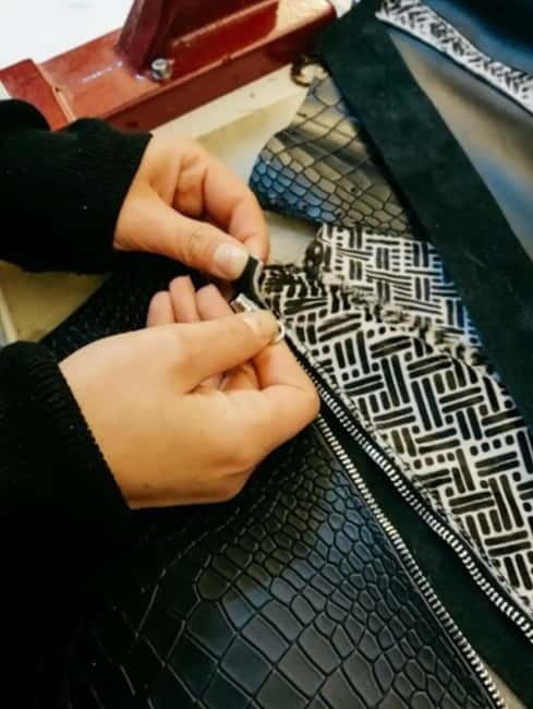 Florence: Leather Wallet-Making Workshop with Coffee - Key Points