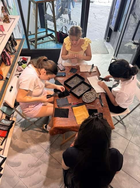 Florence: Leather Wallet-Making Workshop with Coffee - Accessibility and Practical Details of the Workshop