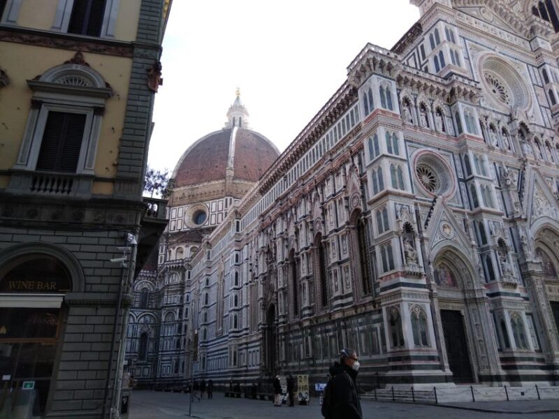 Florence: LGBTQ Renaissance Walking Tour with Mila - Discovering Florence’s LGBTQ Past at Piazza della Repubblica