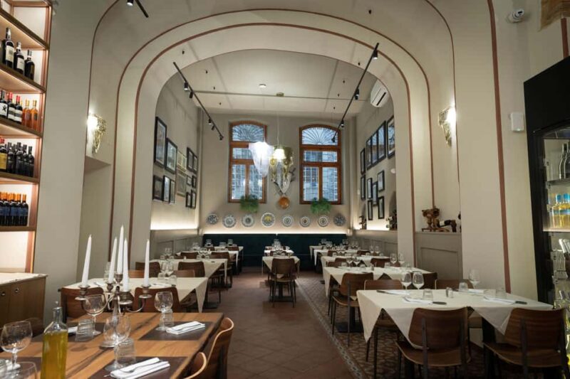 Florence: Live Grill Show & Steak Dinner with Wine - Wine Pairing with Characterful Chianti