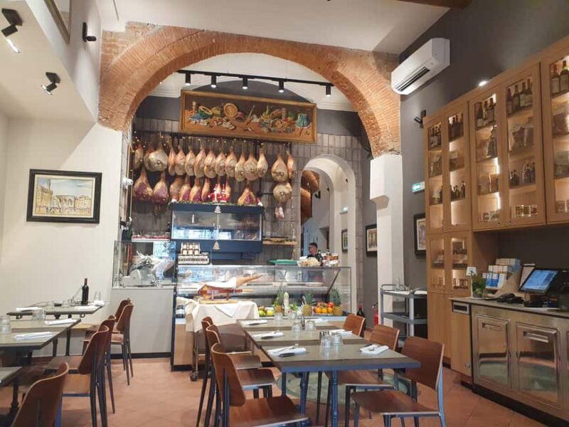 Florence: Live Grill Show & Steak Dinner with Wine - Traditional Tuscan Starters and Accompaniments