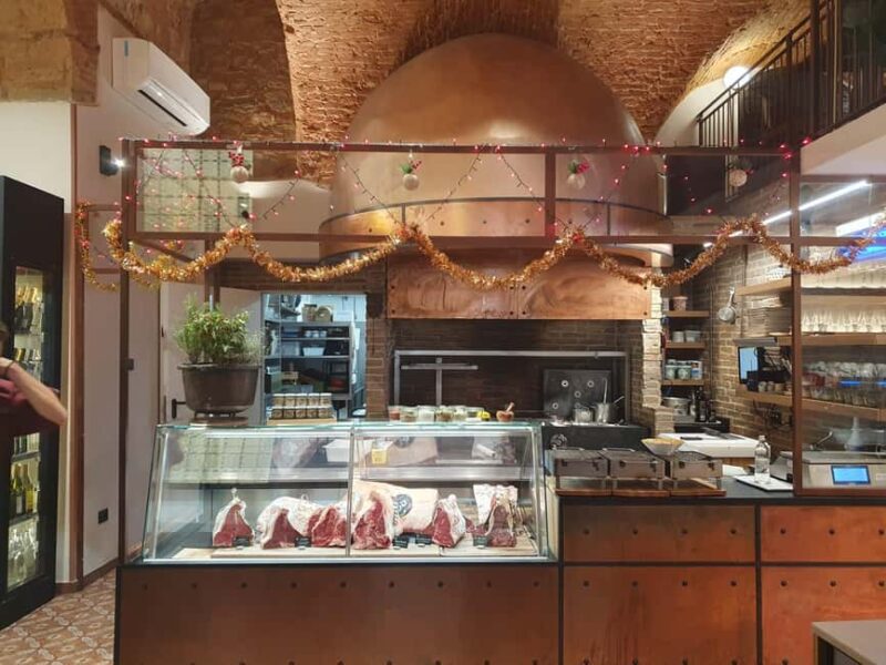 Florence: Live Grill Show & Steak Dinner with Wine - What Sets This Tour Apart from Similar Experiences